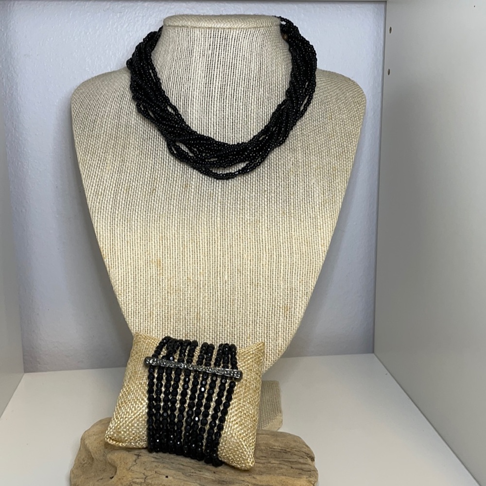 Beaded black necklace and bracelet set.